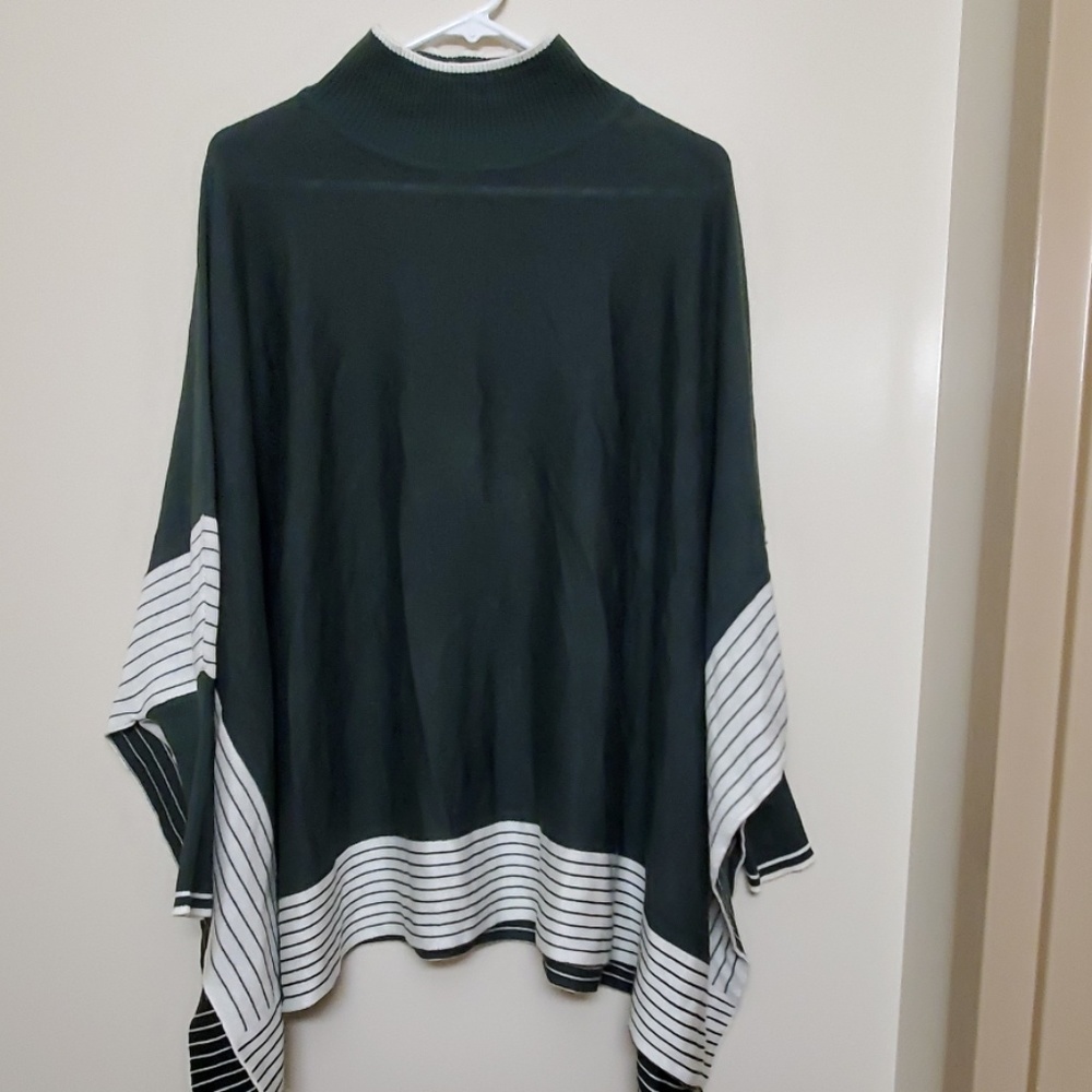 Poncho/ Shrug